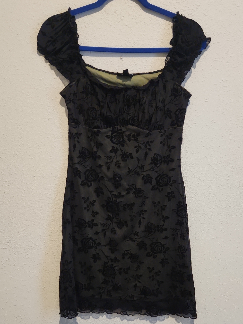 Mixed Threads LA Black Flocked Rose Mesh Mini Dress Ruffle Cap Sleeve Olive M